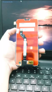 Màn hình THAY THẾ Xiaomi Mi 8 Lite Chuẩn (Tặng kèm keo dán và bộ sửa)