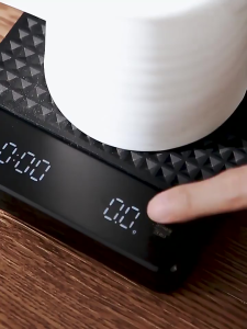 ALLTOU เครื่องชั่งกาแฟ เครื่องชั่งกาแฟดิจิตอล รับน้ำหนักได้3kg/0.1g ตาชั่งกาแฟ อาหา ความแม่นยำสูง เครื่องชั่งในครัว หน้าจอLED แบบพกพา การชาร์จ USB กันน้ำ ตั้งเวลาอัตโนมัติ