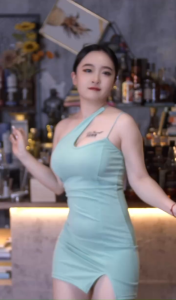 Đầm cổ xéo gợi cảm chữ V khoét sâu nữ hot girl giảm béo váy ngắn ôm sát hông