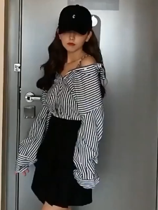 Rok Pelangsing Serbaguna Ukuran Besar Korea untuk Wanita Rok A-line Kecil Rok Lipit Tidak Beraturan Hitam