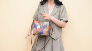 กระเป๋าสะพายข้างหนังนุ่ม ชุด ตะวันตกกระเป๋าสะพาย ใหญ่ บรอดแบนด์ใหม่ ผู้หญิง ผู้ชาย