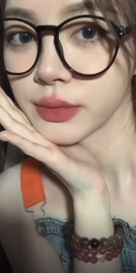 Tabung Perak Kecil Glasir Bibir Coklat Tanah Beludru Matte - Pemutih Riasan Minimalis Gaya INS Lip Cream