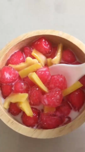 แป้งทับทิมกรอบ ไส้แห้วคำโตๆ เต็มคำเคี้ยวเพลิน 100% Home made ต้นตำรับสูตรคุณยาย By Jasmine สดใหม่ตามออเดอร์ เหนียวนุ่มกรุบกรอบ อร่อยเพลิน