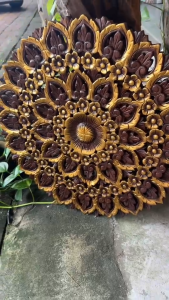 ไม้สักแกะสลัก  ไม้สัก ลายดอกไม้ปัดทอง 60x60cm หนา 1นิ้ว กรอบรูป ฉลุ  งานไม้แกะสลัก ตกแต่งผนัง บ้าน ตกแต่งโคมไฟเพดาน  โรงแรม สปา ร้านอาหาร สำนักงาน โรงแรม  ศาสนสถาน