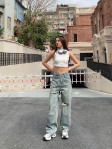 GHAOHES กางเกงยีนส์  สไตล์เกาหลีเฉพาะกลุ่มออกแบบ High Street Trend กางเกงยีนส์ขาดเอวสูงขากว้าง ดูผอม A84