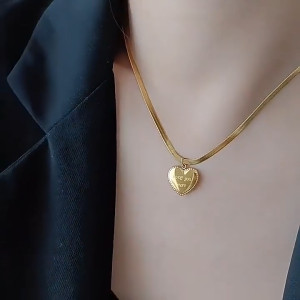 18K Saudi Gold Pawnablelove Love Necklace Womens Clavicle Chain Snake Chain Necklace