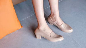 รองเท้าใส่ทำงาน คัชชูส้นเตี้ย วัสดุอย่างดี รองรับอุ้งเท้าขณะเดิน สีมินิมอลแมทซ์ได้ทุกชุด #sy188