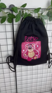 Tas Serut Sedang Berwarna Hitam Bergambar Cute Disneyy Lotso/Pink Bear/ Strawberry/Serut Hitam/Serut Lotso