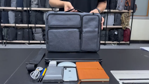 Túi đeo chéo Maple MA454 chống sốc cho laptop có quai xách và có ngăn để phụ kiện