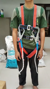 SAFEMAX ECO Karmantel Full Body Harness Double Hook Dua Hook Ada Chest Strap ABSORBER. Sabuk Pengaman Ketinggian/Sabuk Keselamatan Ketinggian Dengan Tali Dada Absorber Sabuk Pengaman Ketinggian Ada Tali Dada Jahitan Kuat