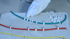 กิ๊บตอกสาย กิ๊บ กิ๊บล็อกสายไฟ กิ๊บตอกสายกล้องวงจรปิด กิ๊บ แบบเหลี่ยม แบบกลม RG6 CCTV แพ็คถุงละ 95-105ชิ้น