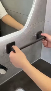 ราวแขวนผ้าในห้องน้ำ ราวแขวนผ้าเช็ดตัวแบบหมุนได้ ชั้นวางของในห้องน้ำ ที่แขวนติดผนัง ชั้นวางผ้าเช็ดตัวในห้องน้ำ อลูมิเนียมพรีเมี่ยม