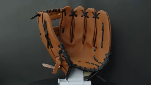 How to Choose the Best Left & Right Hand Glove for Softball & Teeball