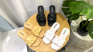 LucyShoes รองเท้าแตะส้นสูงของผู้หญิงทันสมัย รองเท้าเปิดหัวสตรีสไตล์เกาหลี เหมาะสำหรับการเดินทาง เพิ่มความสูง 6 ซม