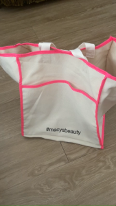 Túi tote Macys Beauty Beige Medium Canvas Pockets Tote Bag cỡ trung màu be vải canvas của Mỹ