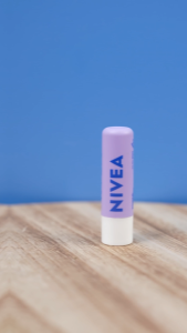 NIVEA Lip Balm Overnight Care 4.8gr - Pelembap bibir malam hari melembabkan plumpy kering pecah-pecah tahan lama melindungi bibir natural intensif lembap tidak lengket tidak berminyak glossy - Lavender Essential Oil Shea Butter