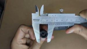 BAUT L BAJA M10 X 60 PANJANG 6 CM 6CM BAUD 12 L BAJA M10X60 KUNCI L8 L 8 KUNCI PAS 17 FULL DRAT WARNA SOCKET HEX CAP SCREW 10 X 60 10X60 60MM 60 MM M10 X60 M10X 60 GRADE 12.9 PITCH DRAT 1.25 DIAMETER BODY 10MM SKRUP SEKRUP