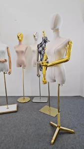 หุ่นโชว์เสื้อผ้า ผู้หญิง ครึ่งตัว คอเงิน หุ่นกำมะหยี่ สีขาว แขนไม้พลาสติก ฐานสีเงิน มีหัว 3 แบบ ปรับความสูงได้ 180 ซม.