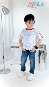 Lily And Clark Kaos Anak Laki-Laki Warna Putih List Merah KLC91