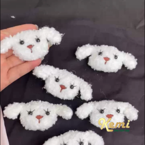 Đầu chó bông cài áo nhỏ xinh cute mắt biếc (kèm keo và đế cài)