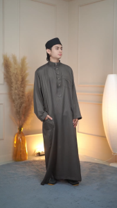 โต๊บชายแขนยาว ยอดนิยม เนื้อผ้าไม่ร้อนผ้าสบายทิ้งตัว เหมาะสำหรับใส่ละหมาดออกงานอิสลาม AE63