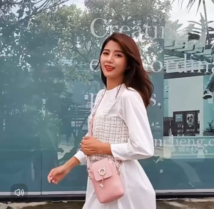 【พร้อมส่ง-ราคารดี】ซื้อ1แถม1 กระเป๋าสะพายข้าง สไตล์เกาหลี กระเป๋าแฟชั่น กระเป๋าสตางค์น่ารัก