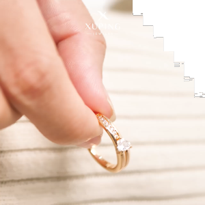 Xuping Cincin Emas Fashion Wanita Mata Baris Motif Love Cantik 0121230215