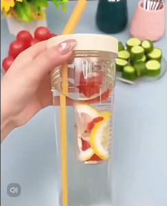 700ml Fruit Cup/Bottle/Tumbler With Filter Foldable Straw