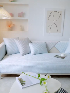 🍑ผ้าคลุมโซฟา รู้สึกเย็น กันลื่น ซักทําความสะอาดได้ 1/2/3/4 ที่นั่ง โซฟาสากลป้องกันรอยขีดข่วนเบาะโซฟากันฝุ่น