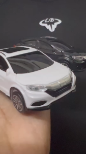 เคสรีโมทรถ Honda HRV 2018  มีไฟหน้าและหลัง  แบบโมเดลรถ   (Car Shape)  วัสดุพลาสติกเบา ABS  พร้อมพวงกุญแจโลหะ คล้องหูกางเกง Honda  HRV2018-2020  แบบ 2 3 และ 4 ปุ่ม ใส่ได้