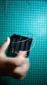 Dudukan Baterai 4x 18650 Battery Holder Plastic Battery Storage