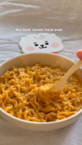 Jin Ramen Mild Noodles and Jin Ramen Spicy Noodles per pack and per piece with a harmony of chewy noodles beef bone stock and a long traditional spicy taste provides a deep and rich experience.