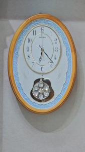 RHYTHM นาฬิกาแขวน รุ่น CMJ365NR04  คริสตัล SWAROVSKI รับประกัน 1ปี