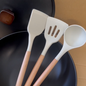 OSUKI 3pcs Set Solid Wood Silicone Spatula Non-Stick Pan Special Food Grade Kitchenware