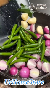 UrHome Store Rustic Wooden Mortar and Pestle Set with Bonus Scoop - Traditional Cooking Tool for Grinding Spices