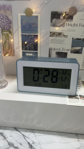 Smart digital alarm clock big screen snooze alarm temperature humidity jam loceng digital pintar skrin besar tunda suhu loceng kelembapan