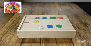 ชุดแท่งไม้ร้อยรูปทรงพร้อมกล่องไม้สำหรับเก็บ ของเล่นเสริมพัฒนาการ