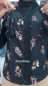 Kain Panjang Dolphin: Varian Motif Batik & Perlengkapan Tradisional