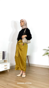 Ghanimi - Belia Vest: Memahami Vest Brukat Kondangan & Bahan Brukat Berkualitas