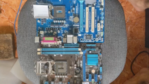 Combo main + ram+ chip+ ổ + nguồn ( đủ 1 bộ máy tính)