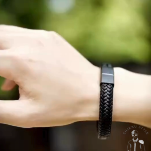 PM1988⚡พร้อมส่ง💯 สร้อยข้อมือผู้ชาย สร้อยข้อมือหนัง 20.5 ซม. สําหรับผู้ชาย กำไลหนัง หนังถัก ข้อมือผุ้ชาย