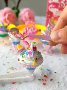 ชุดDIYแฮนด์เมดทำไอศกรีมสำหรับเด็กของเล่น พวงกุญแจ ทำไอติม เค้ก เครื่องดื่ม