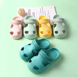 KL1 Giày sandal đế mềm đục lỗ họa tiết hoạt hình thời trang hè cho bé trai / gái