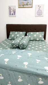 Bed Cover Set Sprei Motif Swan Love - Ukuran Lengkap 90x200 - 200x200 - Fankay