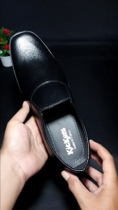 Sepatu Formal Pria kickers shoes Terbaru 2025 Sepatu Casual Pria Keren Sepatu Cowok Kondangan Sepatu Laki Laki Dewasa Pantofel Hitam Korean Style