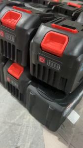 Pin 15 cell chân pin makita m21 có đèn báo pin loại mới