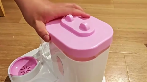 เครื่องให้อาหารอัตโนมัติ ที่ให้น้ำสัตว์เลี้ยง เกรดพรีเมี่ยม 2IN1 เติมอัตโนมัติ มี 4 สีให้เลือกมีหูแมวสีสวยน่ารักน่ารัก