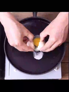 Chảo gang chống dính đúc nguyên khối quai cầm gỗ cách nhiệt đường kính 26cm chảo chiên rán đổ bánh xèo