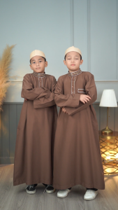 โต๊ปเด็กแขนยาว แบรนนำเข้า ผ้าโพลีเอสเตอร์ผสมคอสตอล งานปักลายคอ มีไซส์ 2ปี-14ปี BA37วาริสมุสลิม