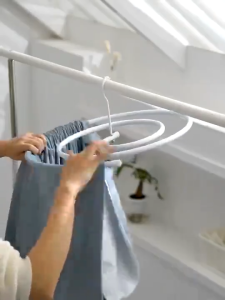 Multifunctional Spiral Hanger Round Rotating Hanger Balcony Bed Sheet Curtain Quilt Drying Rack Hanger for Drying Bed Sheets
